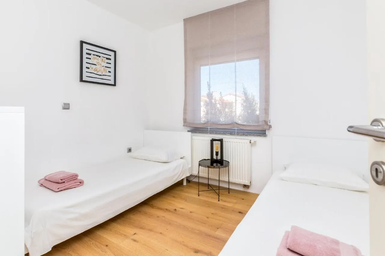 Malin Apartment Medulin 0*,  Croatia